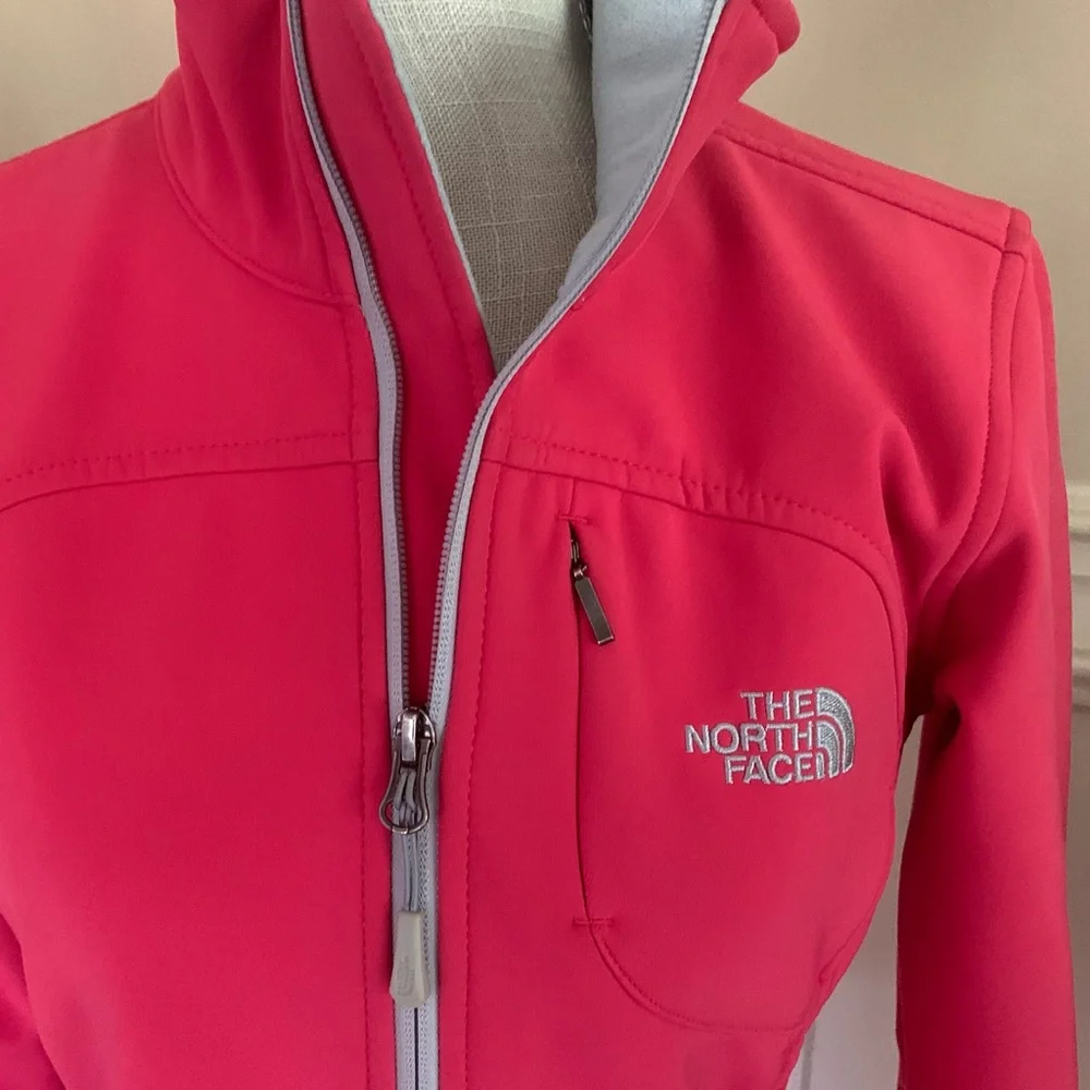 The North Face Women's Pink Bomber Jacket - Picture 3 of 15